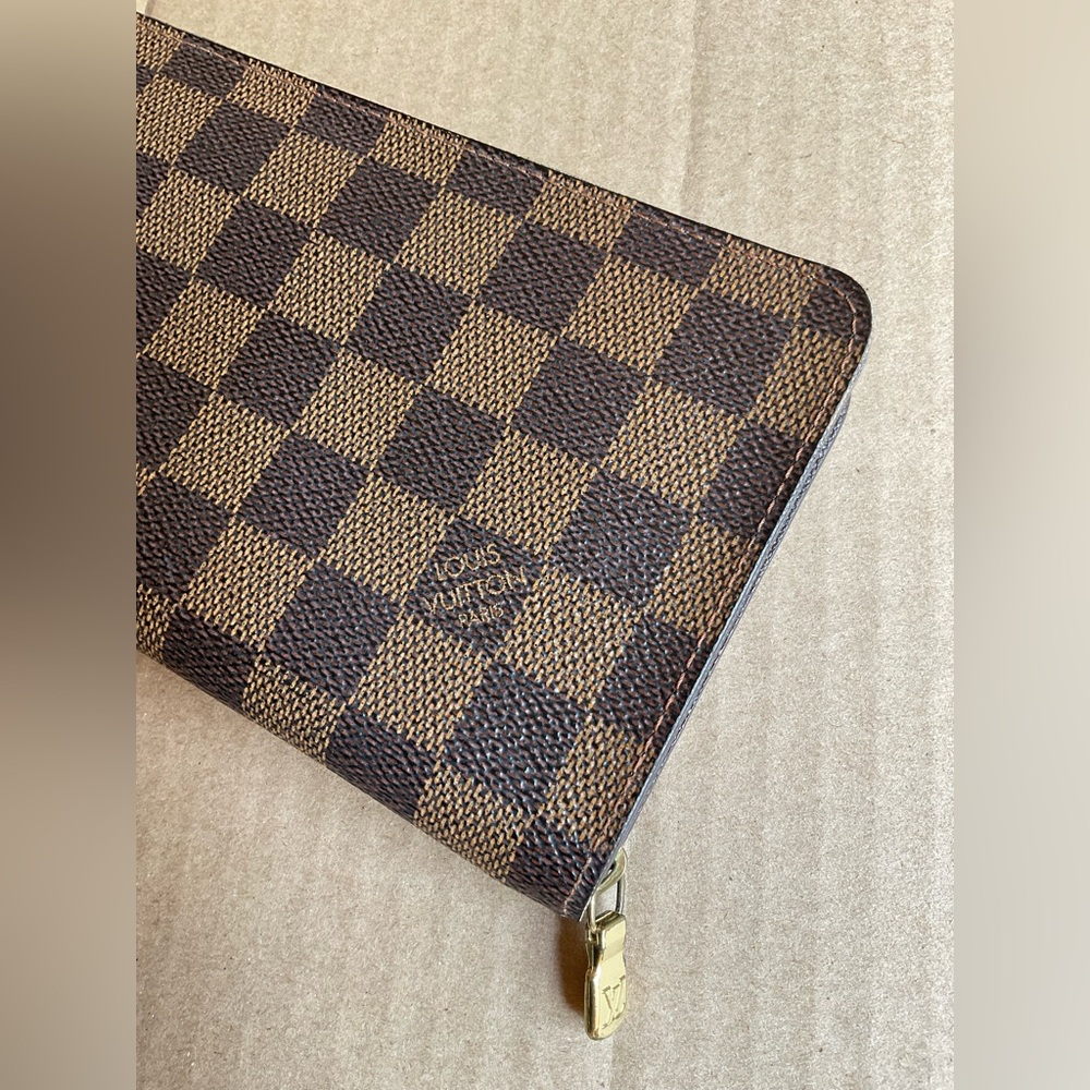 ✅ DAMIER AUTHENTIC ZIP LONG WALLET
LOUIS VUITTON - Picture 4 of 12